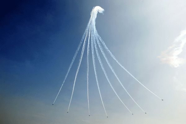 China wraps up air show with record deals