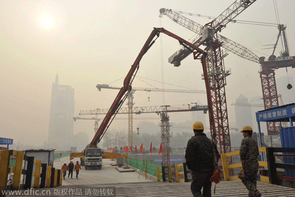 Smog stages Beijing comeback following APEC week