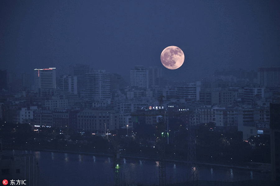 Full moon celebrates Mid-Autumn Festival