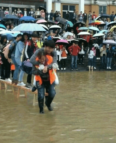 College students afraid to cross pool of water seek help of female cleaners