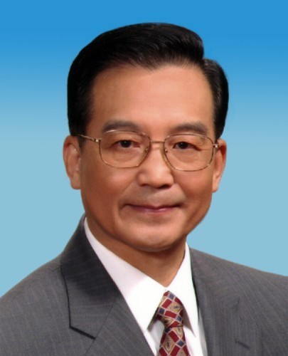 Chinese Premier Wen Jiabao left here Sunday morning for an official visit to Singapore and a series of meetings there from Nov. 18 to 22.