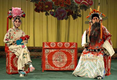 Peking Opera Troupe rehearses in Yinchuan