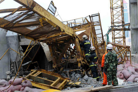Crane collapse kills 5 in E China