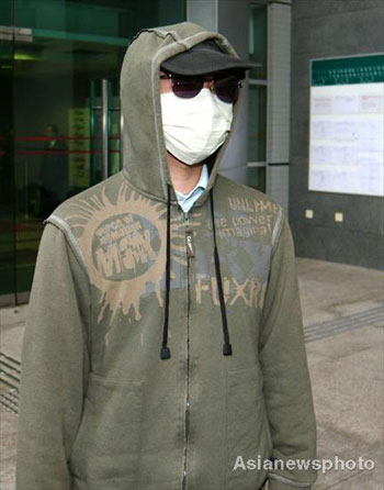 HK techie denies he stole pics