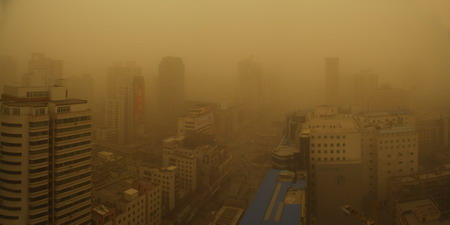 NW China sandstorm shuts airports, schools