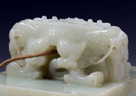Jade seal of Old Summer Palace auctioned in Paris