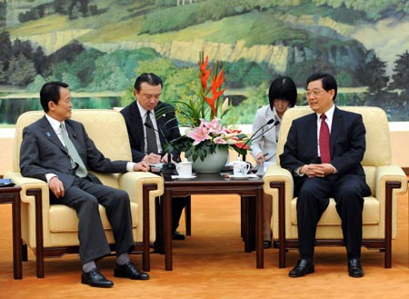 Hu, Aso agree on joint efforts to fight flu