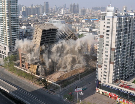 Unfinished tower dismantled in Harbin