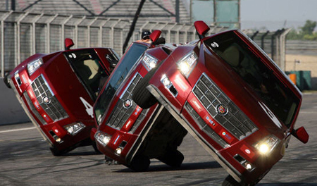 Hollywood stunt drivers 'surf' at F1 circuit