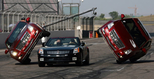 Hollywood stunt drivers 'surf' at F1 circuit