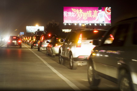 Propose like this, you may win her heart!