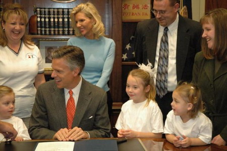 A promising Republican with kid-love knot
