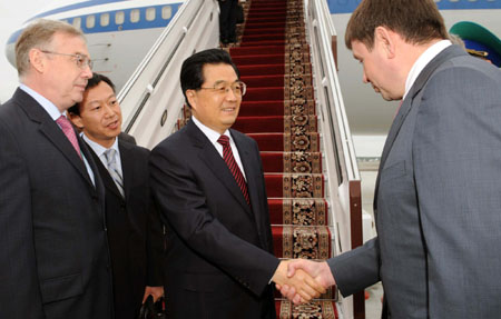 Hu arrives in Russia for SCO summit, BRIC meeting