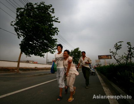 Storm kills 14 in east China, thousands homeless