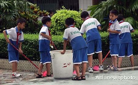 Ministry tells kids to avoid crowds during summer vacation