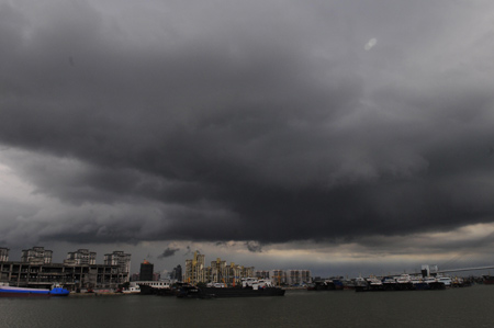 Tropical storm Nangka makes landfall in Guangdong