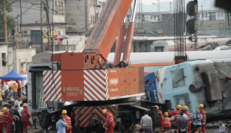 3 dead, 60 injured in central China train collision