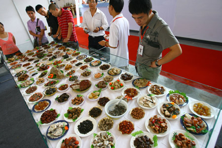 108 dishes of Man-Han Banquet made of rare stones