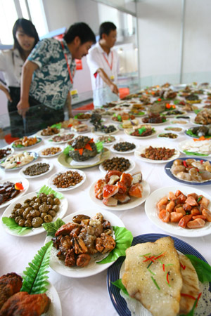 108 dishes of Man-Han Banquet made of rare stones