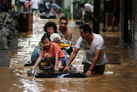 Rainstorms continue to lash south China