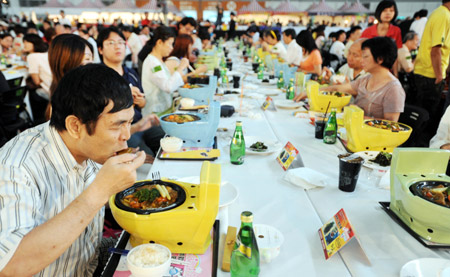 Longest dinner in the world