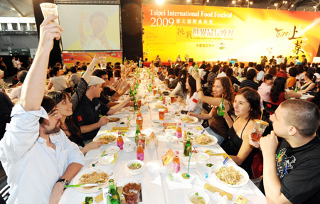 Longest dinner in the world