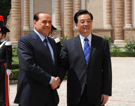 President Hu meets Italian PM on bilateral ties