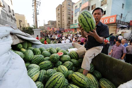 Bazaar brisks as Urumqi backs to normal