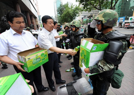 Urumqis in rapport with city guardians