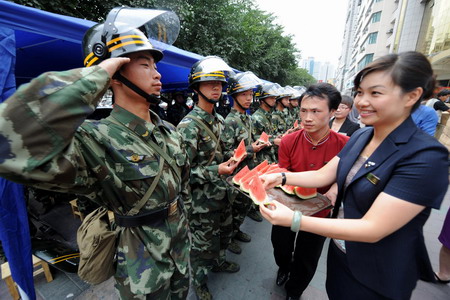 Urumqis in rapport with city guardians