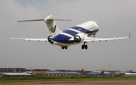 1st China-made regional jet ends longest trial flight