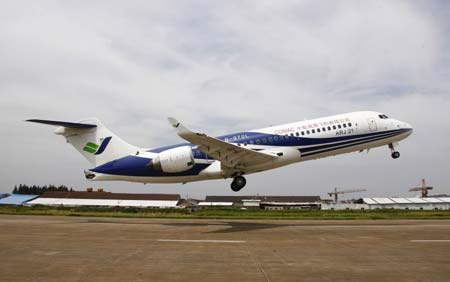 1st China-made regional jet ends longest trial flight
