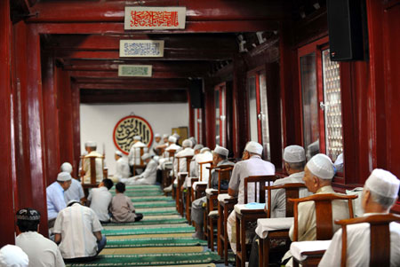 Muslims in Beijing pray on Djumah Day