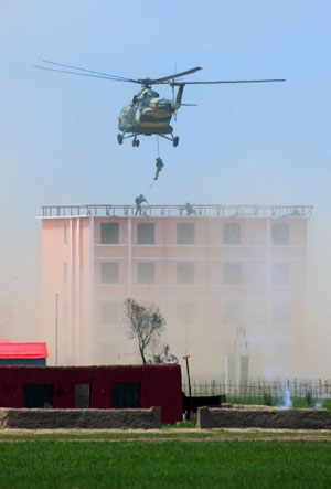 'Peace Mission-2009' joint anti-terror military exercise