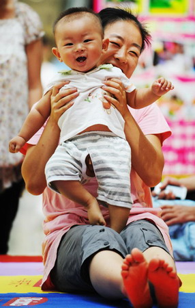 Baby talent show held in NE China