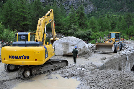 Highway to Tibet blocked after mudslide