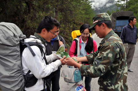 Highway to Tibet blocked after mudslide