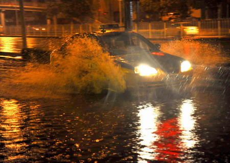 Heaviest rainstorm of the year hits Beijing