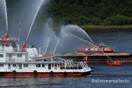 Sino-Russian joint emergency drill on Heihe river