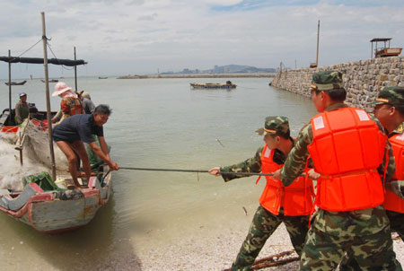 East China on guard as typhoon Morakot approaches