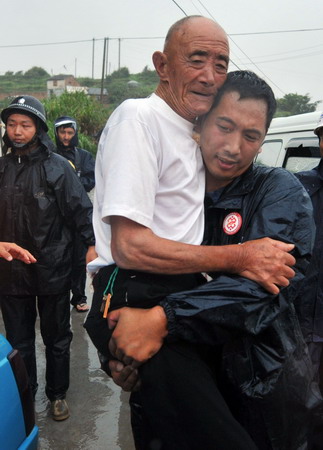 10 still missing as typhoon Morakot nears