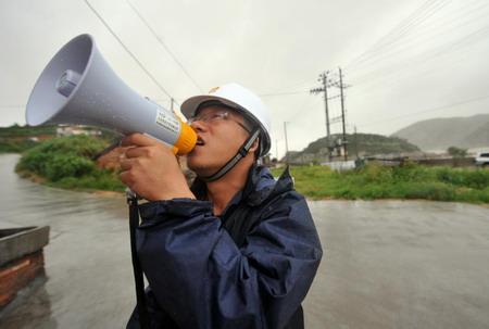 10 still missing as typhoon Morakot nears