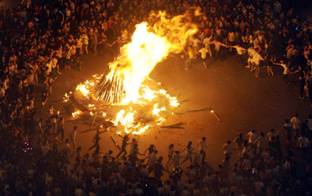 Torch festival celebrated in Liangshan Prefecture