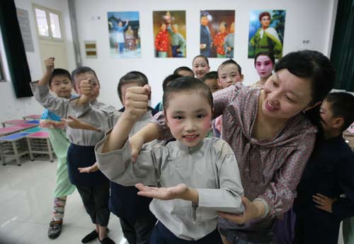 New semester starts with Beijing Opera