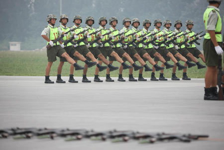 Soldiers exercise for military parade on Oct.1
