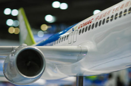 China displays mockup of home-grown jetliner C919