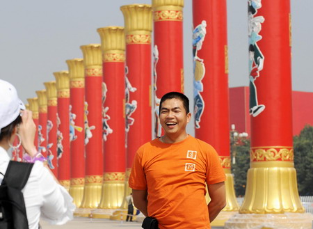 'Pillars of National Unity' set up in Tian'anmen Square