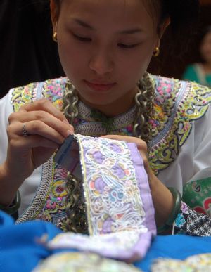 Traditional handicraft competition held in Kaili, SW China