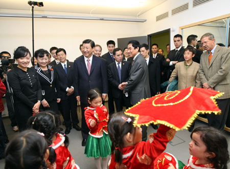 Chinese VP visits Chinese Culture Center in Berlin