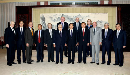 Wen meets Kissinger amid inaugural China-US dialogue